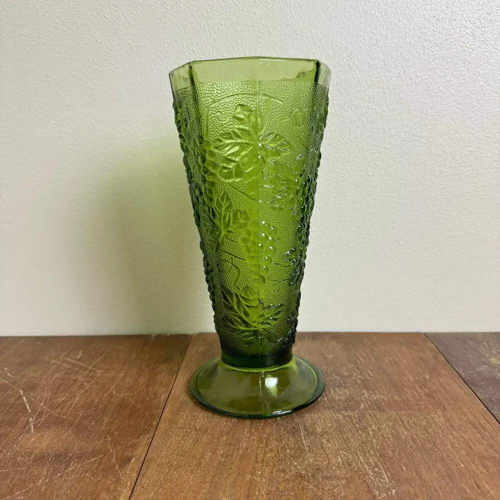 Vintage Anchor Hocking Avocado‎ Green Grape Pattern Embossed Flower Vase
